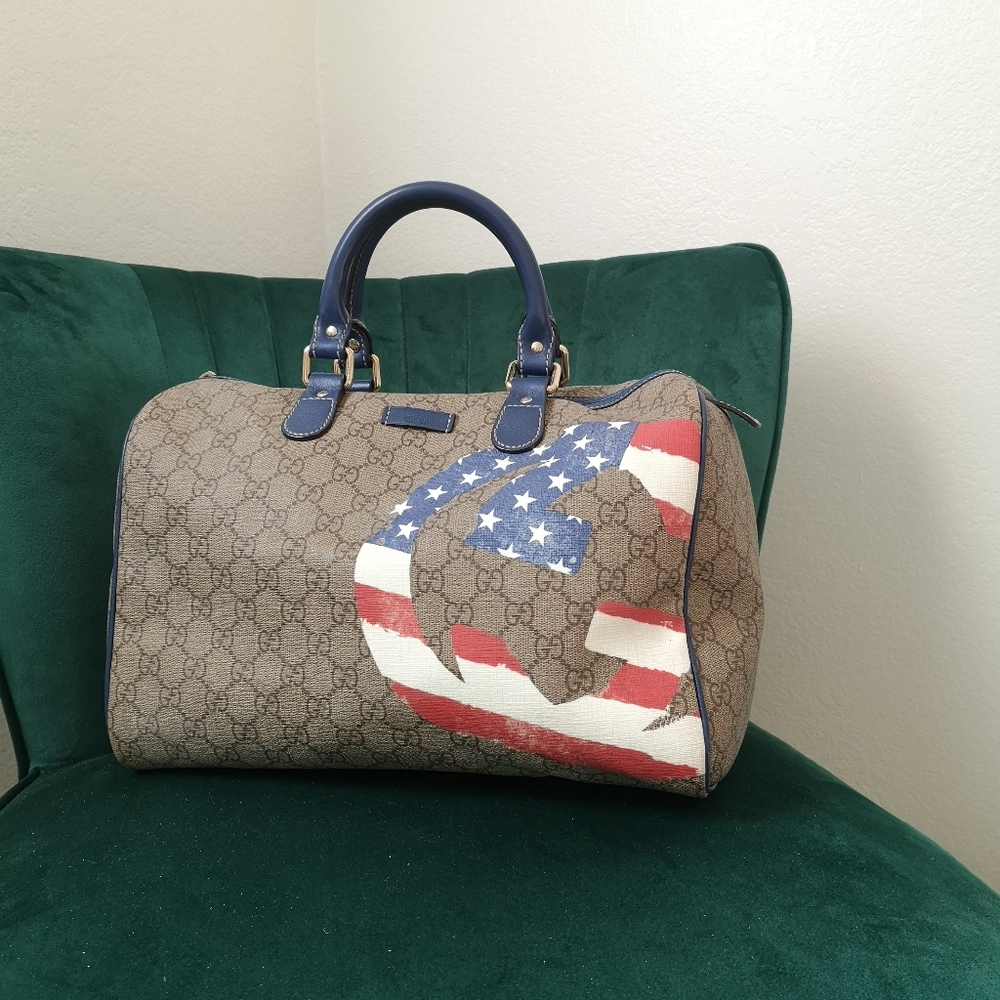Mint condition (exterior) Gucci Boston America Flag patriotic GG Women's Bag